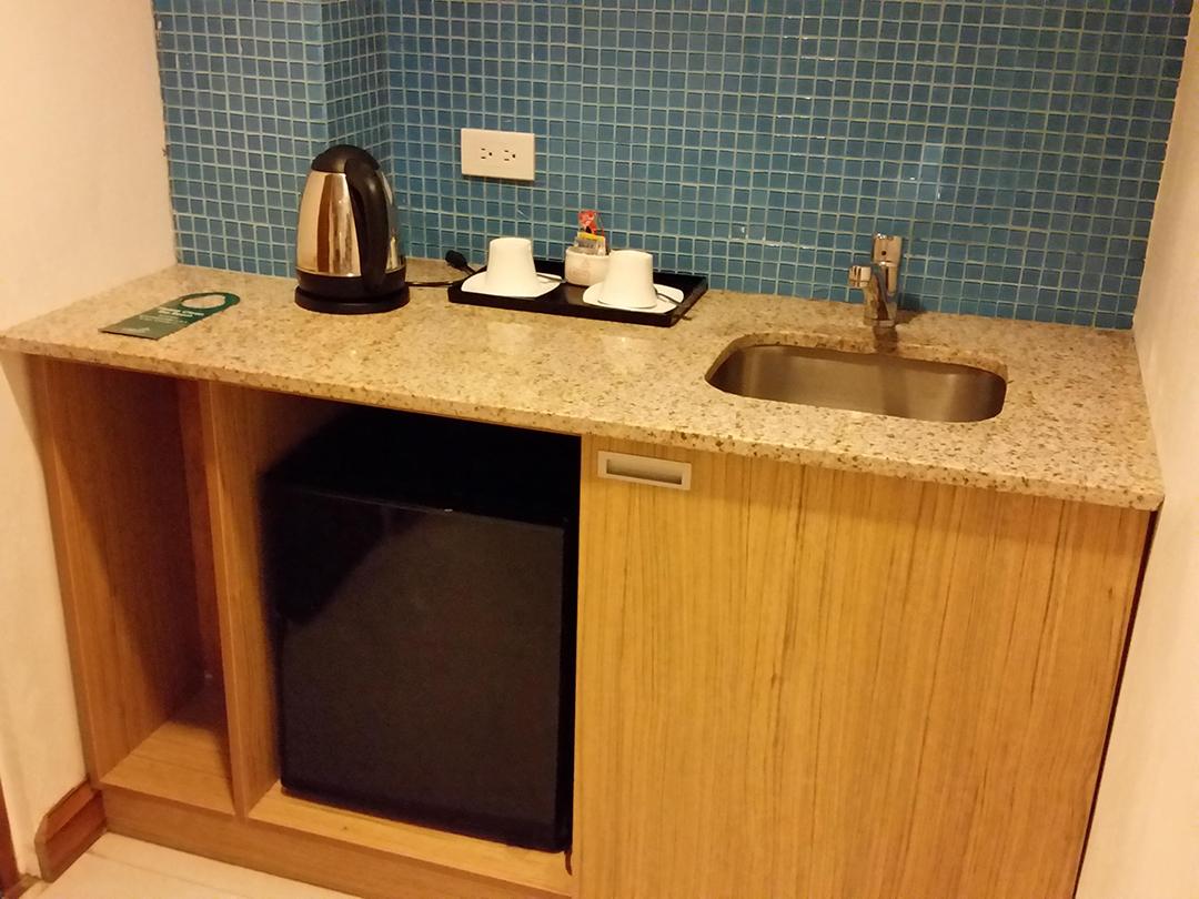 Crown Regency Courtyard Resort Balabag  Bagian luar foto