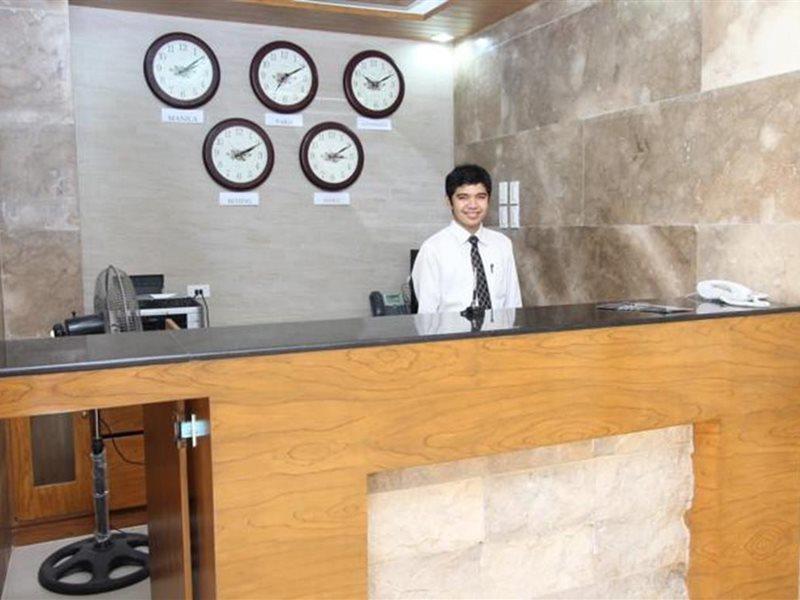 Crown Regency Courtyard Resort Balabag  Bagian luar foto