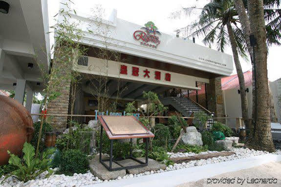 Crown Regency Courtyard Resort Balabag  Bagian luar foto