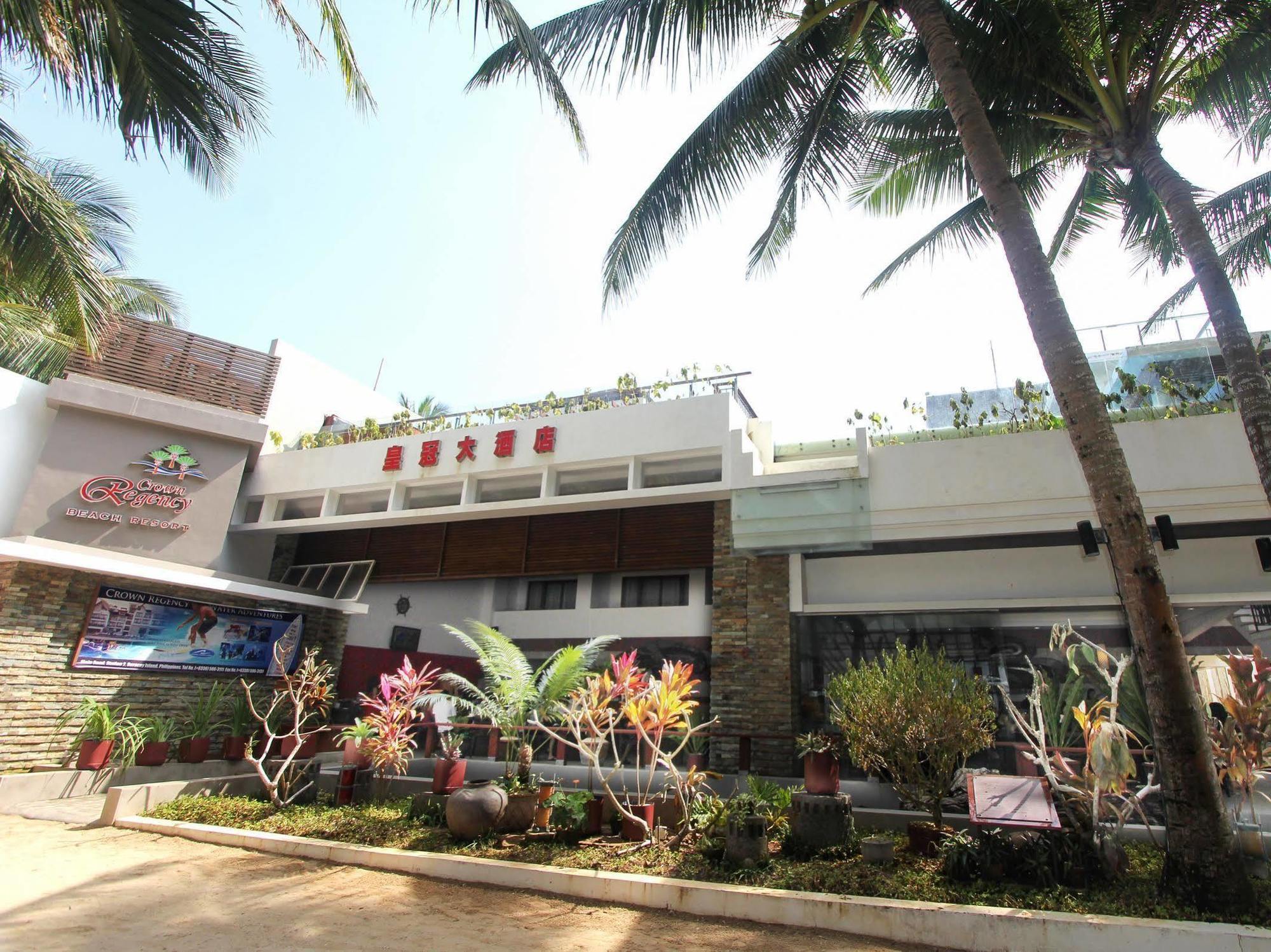 Crown Regency Courtyard Resort Balabag  Bagian luar foto
